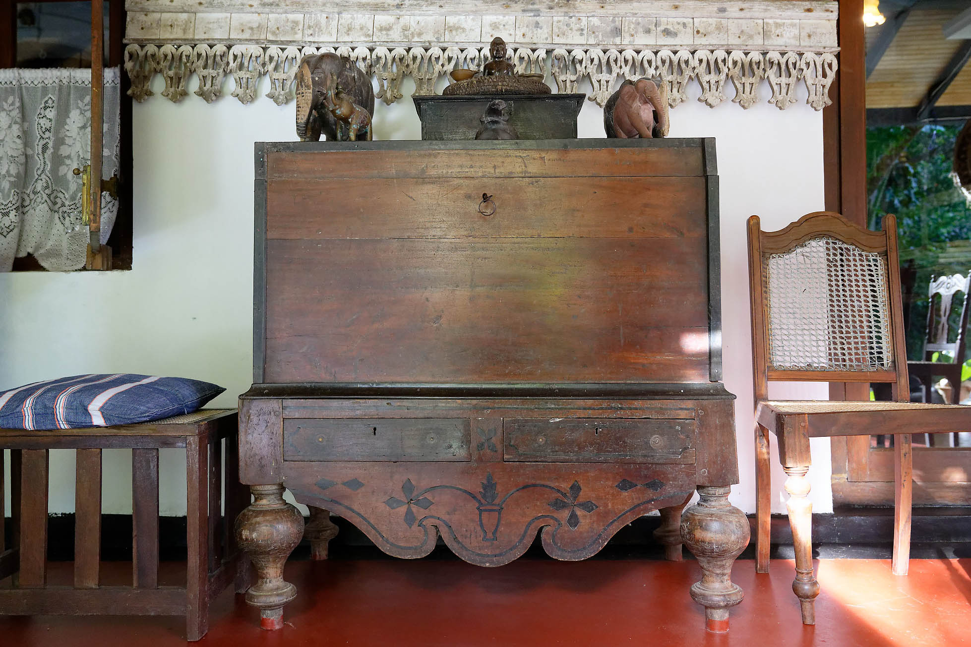 Pettagama (පෙට්ටගම) &copy; Janaka Samarakoon - Suriyakantha CAC Pvt Ltd.