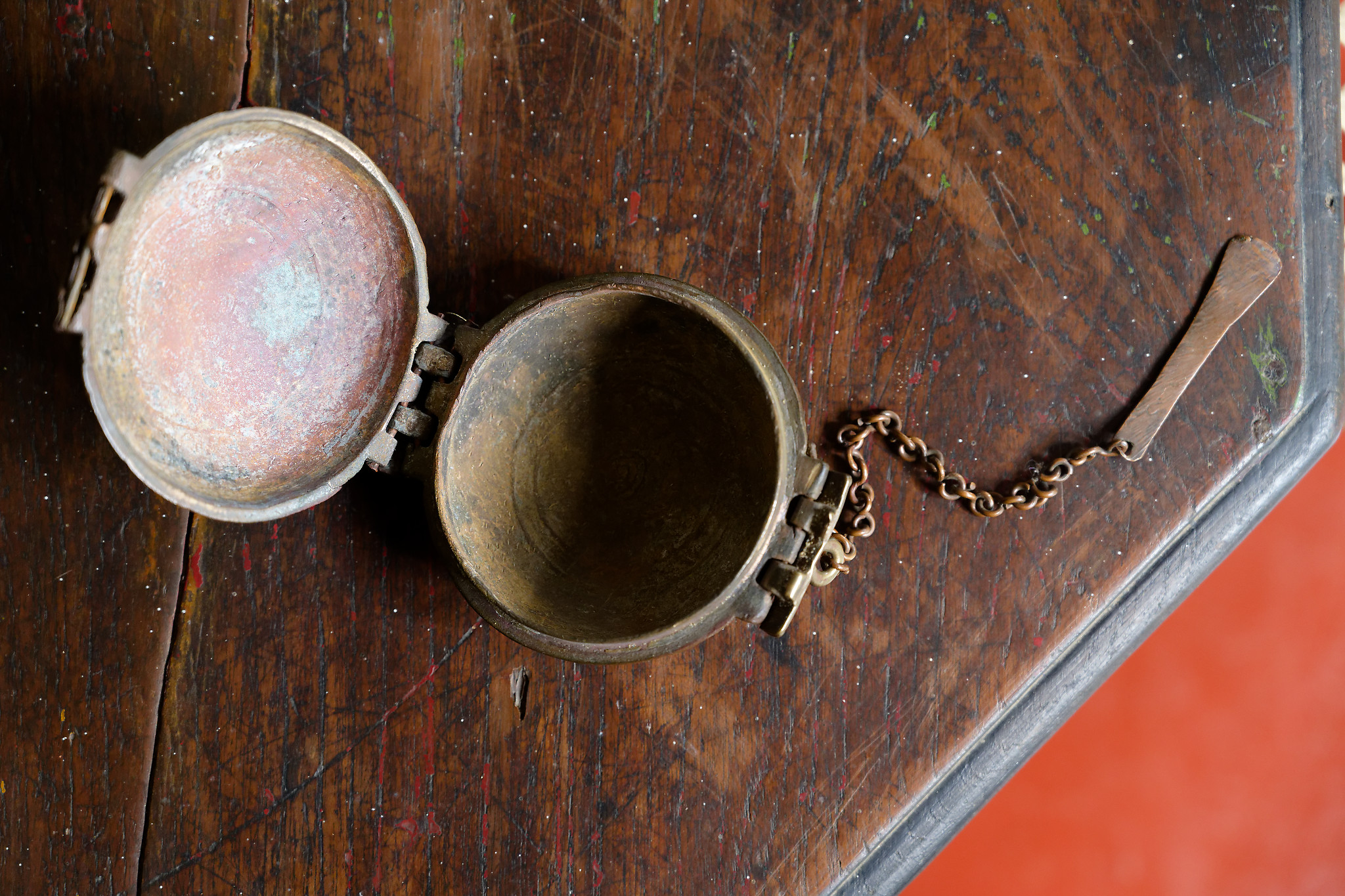 Killotaya &ndash; Sri Lankan Lime Container for Betel Rituals &copy; Janaka Samarakoon - Suriyakantha CAC Pvt Ltd.
